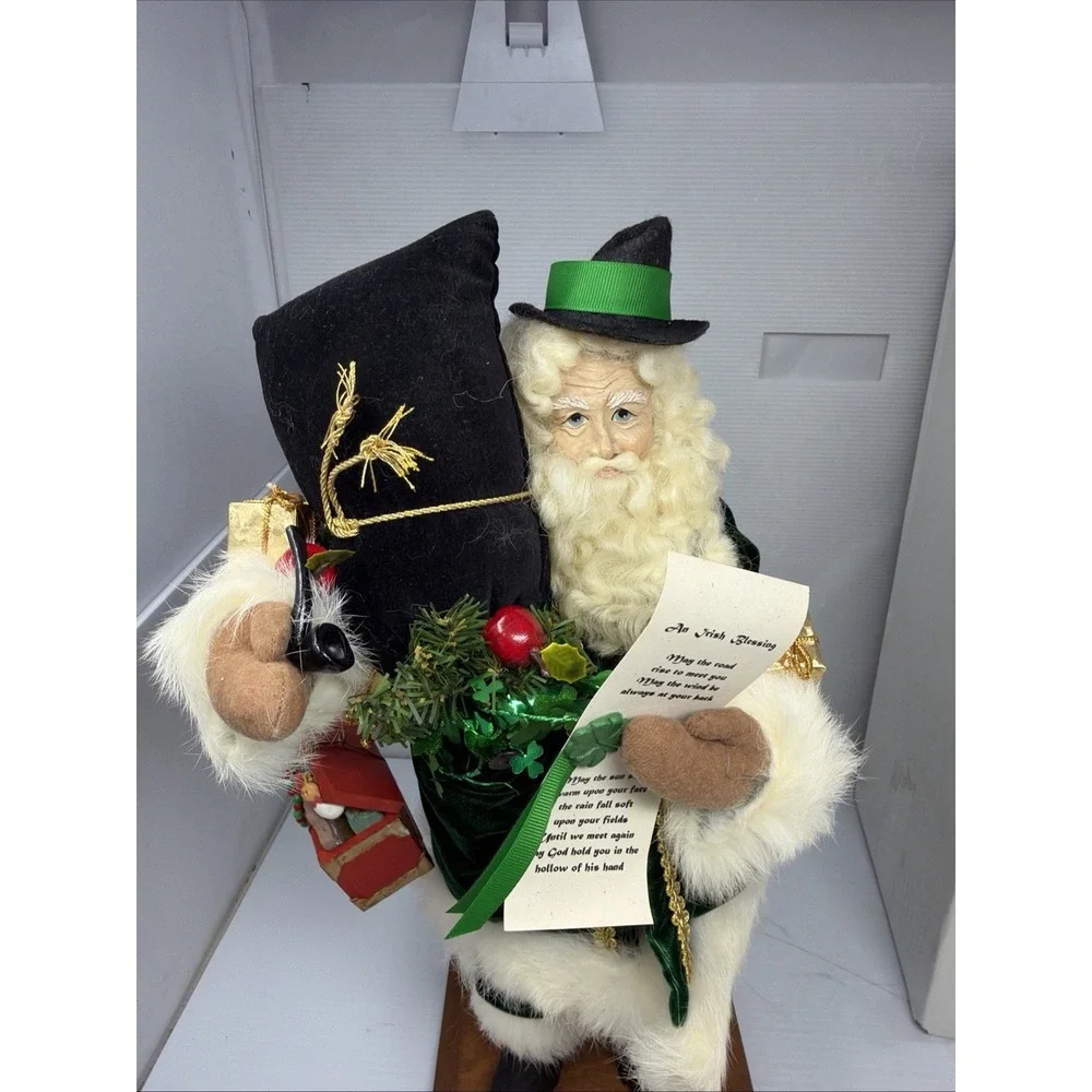 Lynn Haney Santa 1167  